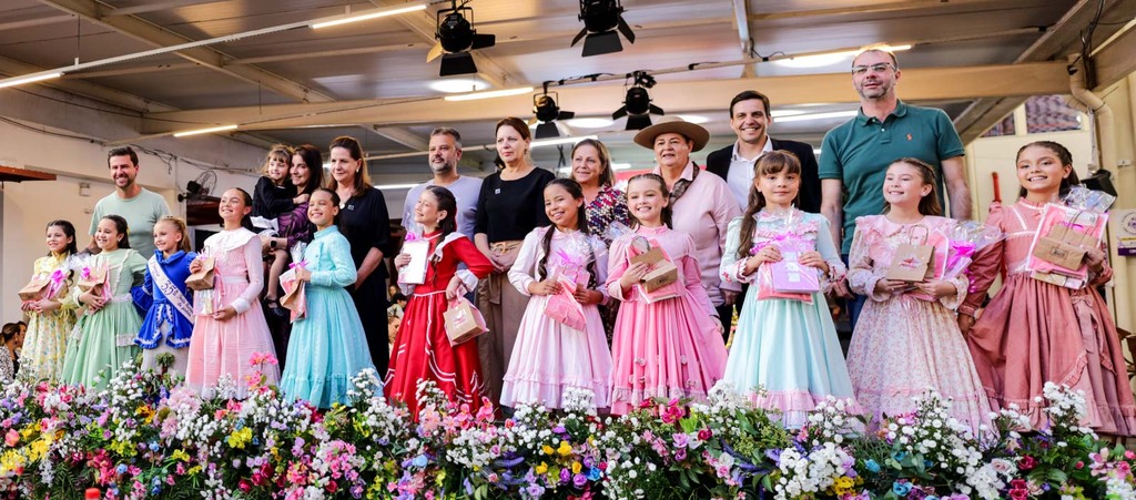 Maria Laura Correa Rodrigues é eleita Rainha Mirim