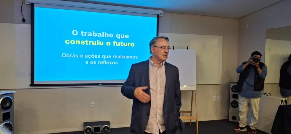 Colombo avalia candidatura a deputado federal e reforça apoio a João Rodrigues