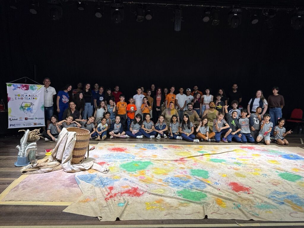 Projeto “Hoje a aula é no teatro” promove experiência cultural para mais de 3 mil estudantes de Joaçaba