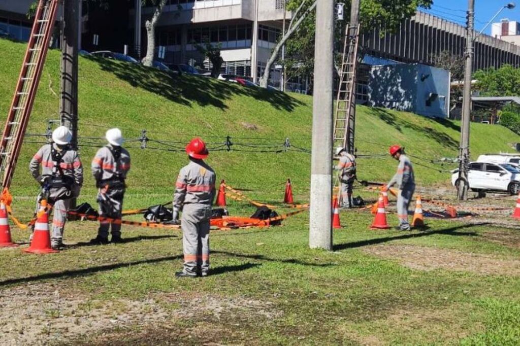Celesc investe em formação de eletricistas para situação de emergência