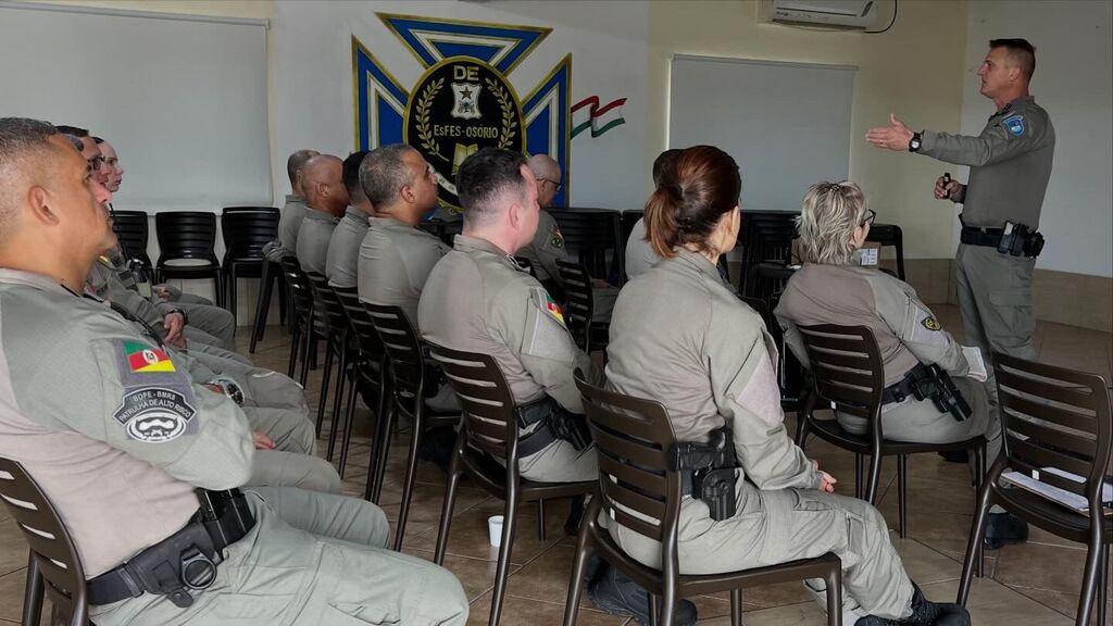 OFICIAIS DA BRIGADA MILITAR QUE ATUAM NO LITORAL NORTE PARTICIPAM DE PLANO ANUAL DE EDUCAÇÃO CONTINUADA