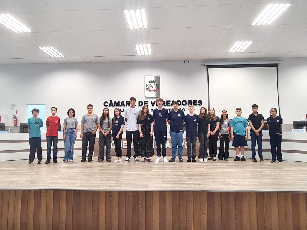 Realizada a diplomação e posse do Parlamento Jovem de São Miguel do Oeste