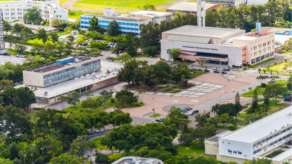 Professor da UFSC é afastado após denúncias de assédio em Florianópolis