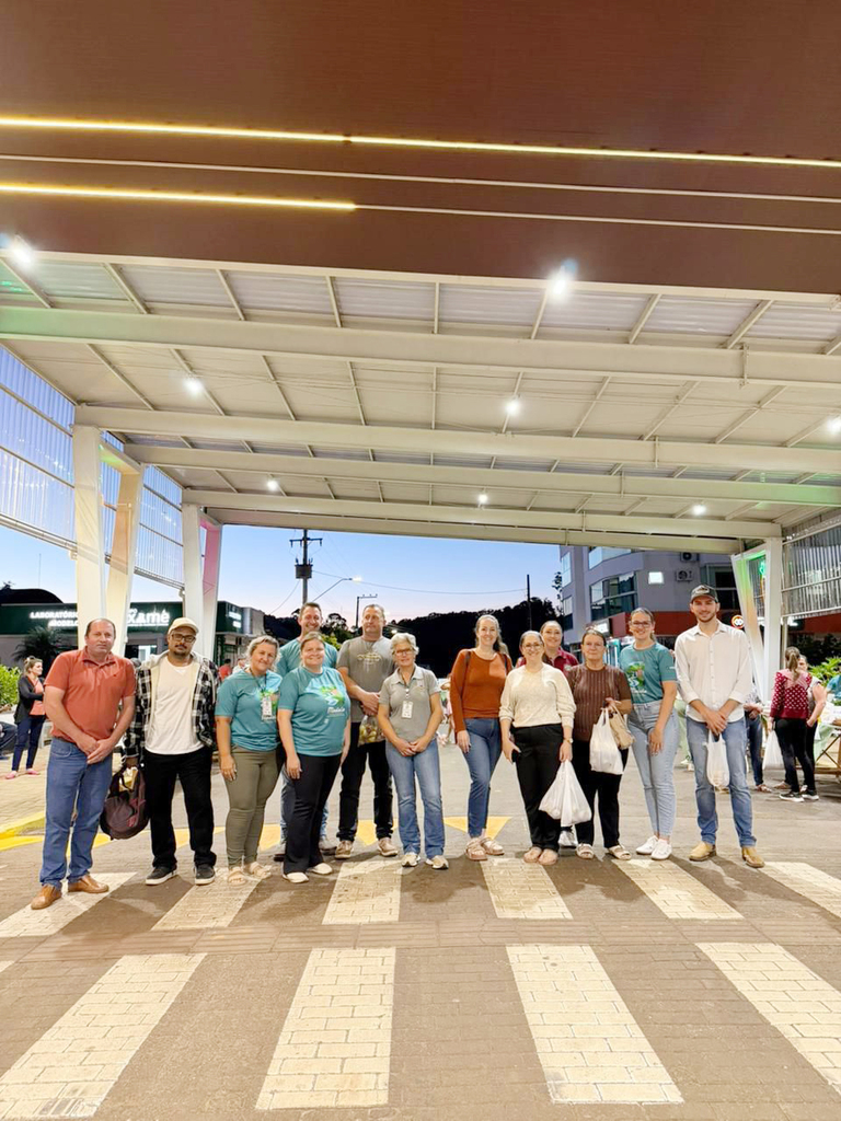 2ª edição da Feira Noturna fortalece economia local em Modelo