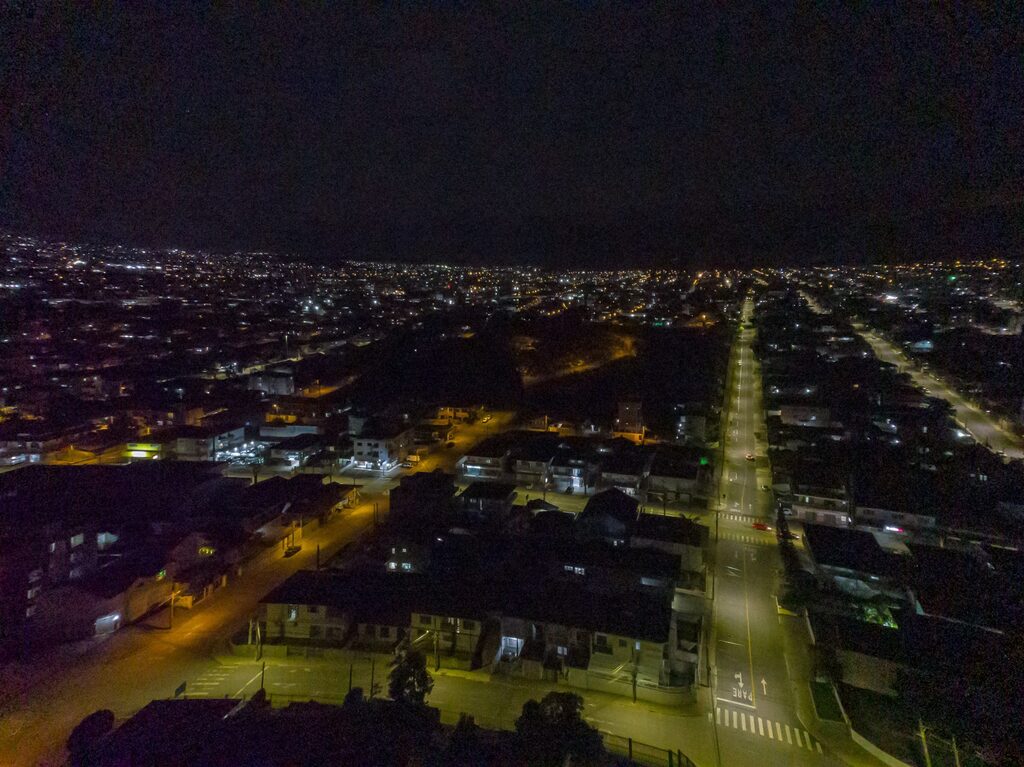 Joinville avança na modernização da iluminação pública e prevê 100% dos postes em LED até 2027