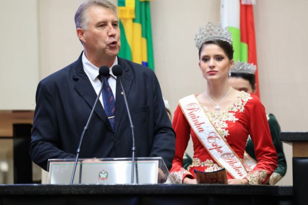 Municípios oestinos apresentam suas festas típicas na Alesc e destacam potencial econômico e turístico