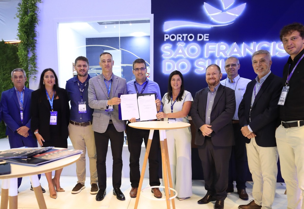 Porto de São Francisco e Sindiporto assinam acordo para implantar sistema de energia sustentável para rebocadores