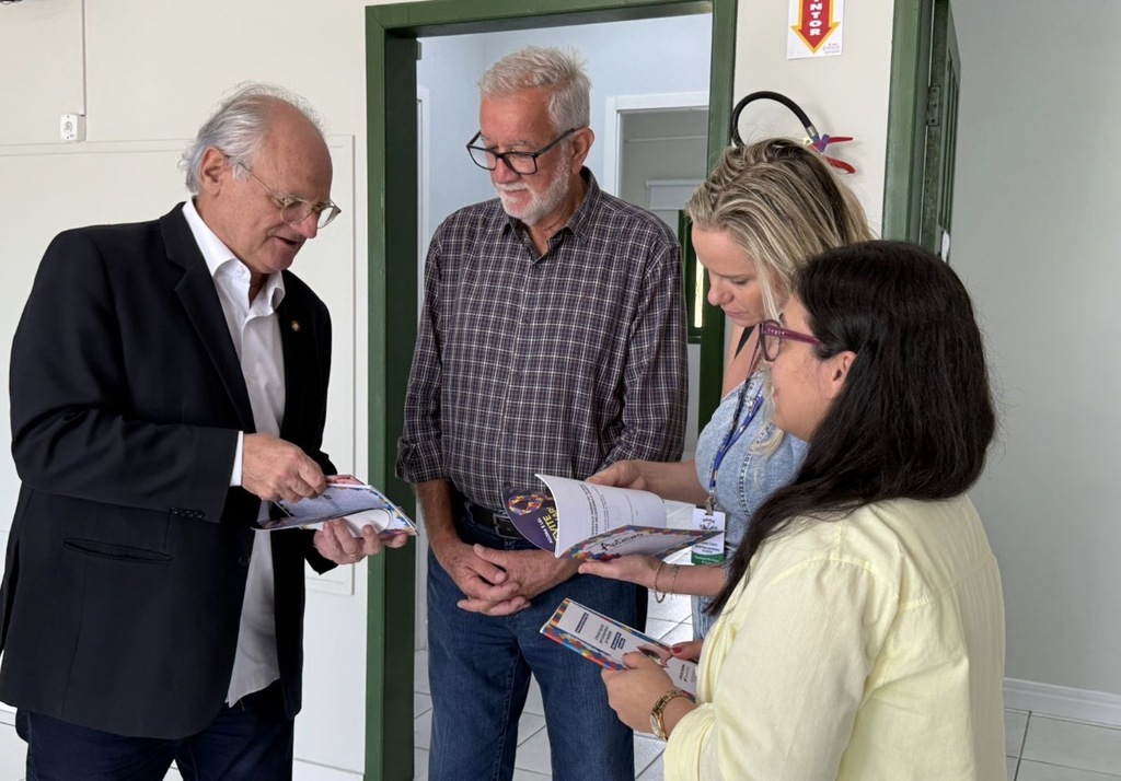 Atendimento ao autismo em Cocal do Sul chama atenção e vira destaque em visita estadual