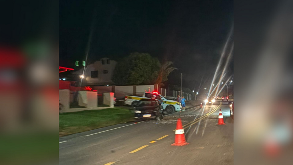 Engavetamento envolvendo quatro veículos mobiliza equipes de resgate na SC-110, em Rodeio