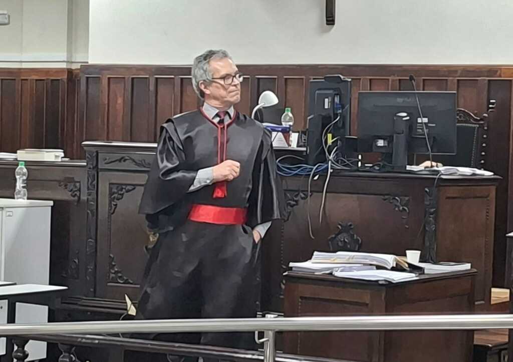 Homem denunciado por atacar a companheira com martelo é condenado