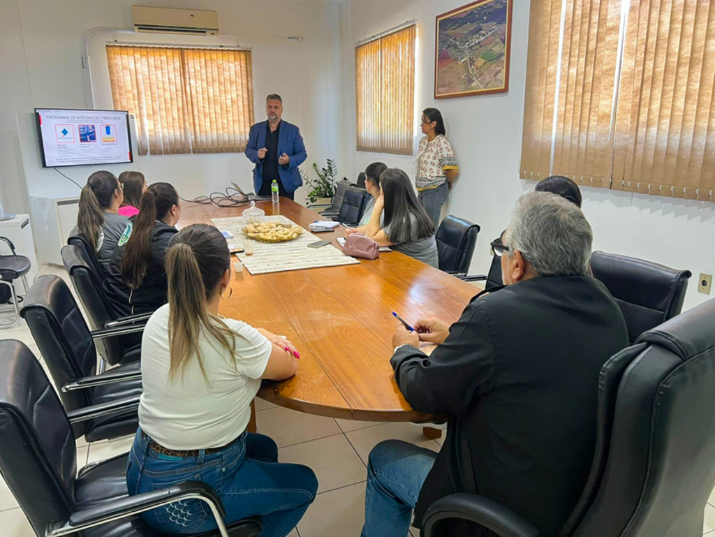 ADMINISTRAÇÃO MUNICIPAL DE MAMPITUBA REALIZA REUNIÃO DE ALINHAMENTO E CAPACITAÇÃO