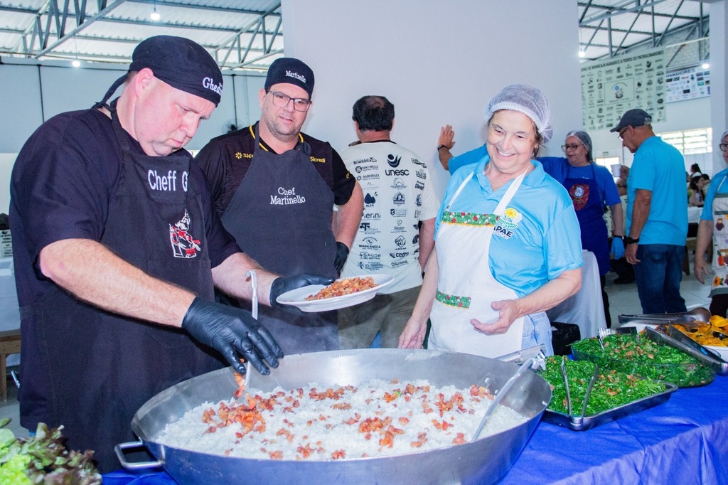 Últimas camisetas-ingresso para a tradicional Feijoada Solidária da Apae de Maracajá já estão à venda