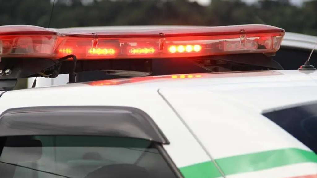 Menores de idade são detidos após assalto de carro e celulares de casal em SC