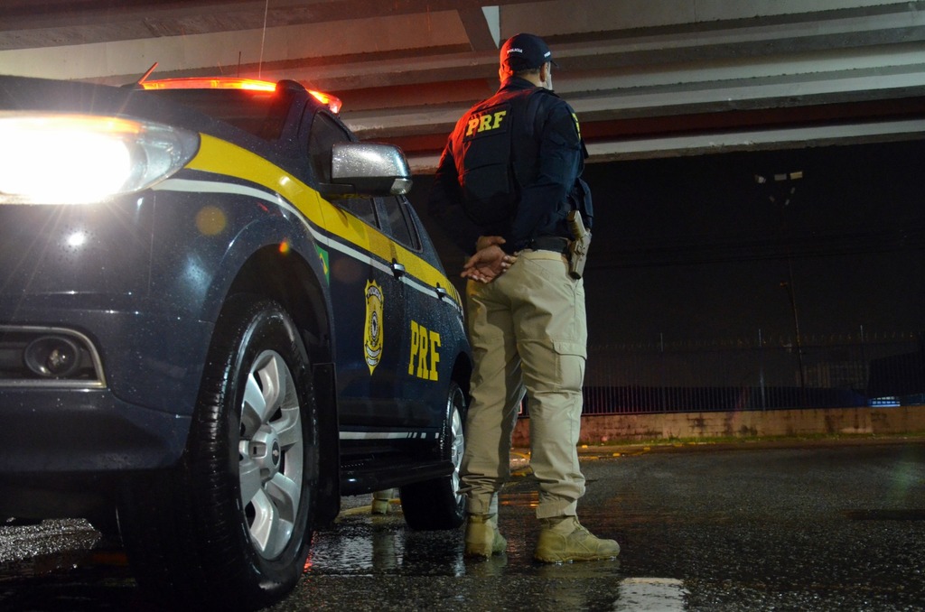 PRF reforça presença nas rodovias para feriado de Tiradentes 2026