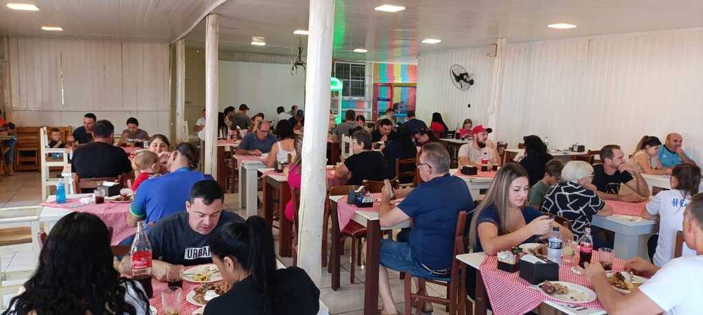 Restaurante e Lanchonete do Tainha: 16 anos de história, sabor e dedicação