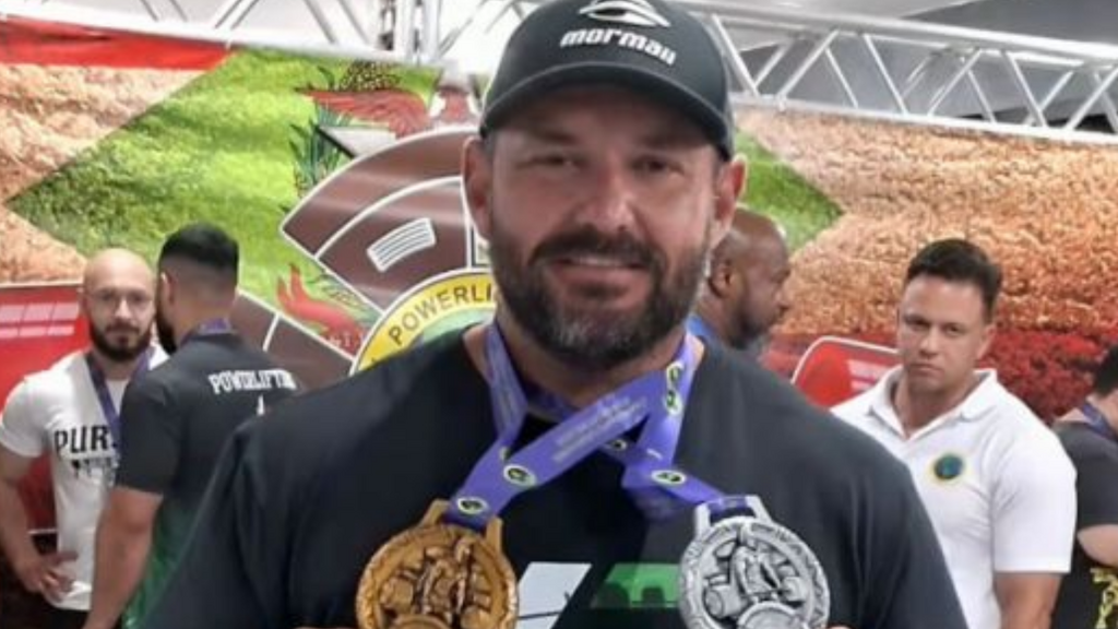 Yuri Rafael é campeão no agachamento em estadual de SC