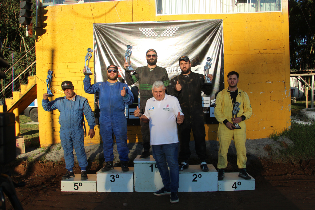 ZanoelloCup realiza seis corridas e consolida destaques nas quatro categorias do Autocross