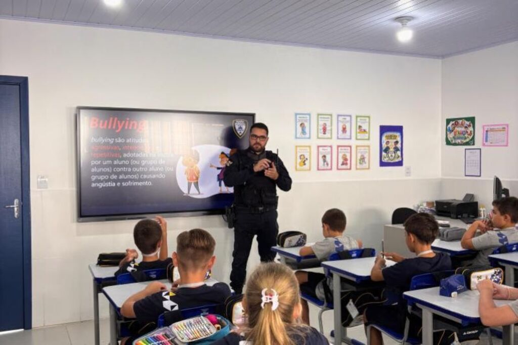GMI intensifica ações contra bullying em escolas de Itajaí
