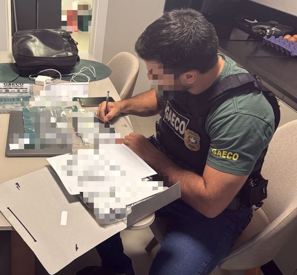 GAECO deflagra a Operação Cavalo de Tróia que apura entrada irregular de smartwatches no sistema prisional de Joinville