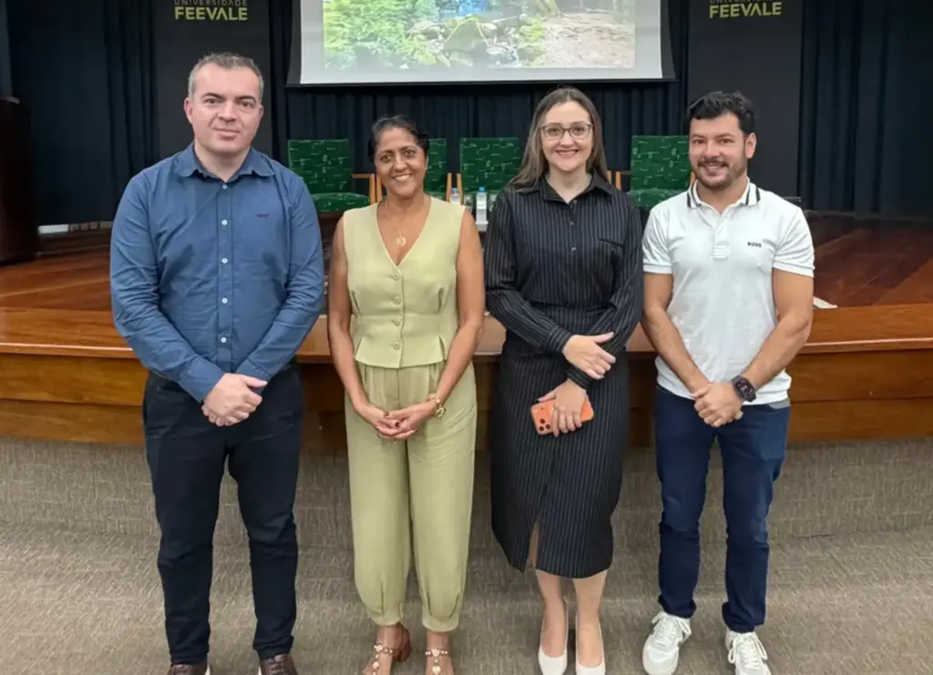 PRESIDENTE DA AMLINORTE MARCOS VENICIOS PARTICIPA DE IMPORTANTE ENCONTRO COM O PRESIDENTE DA AMVAG
