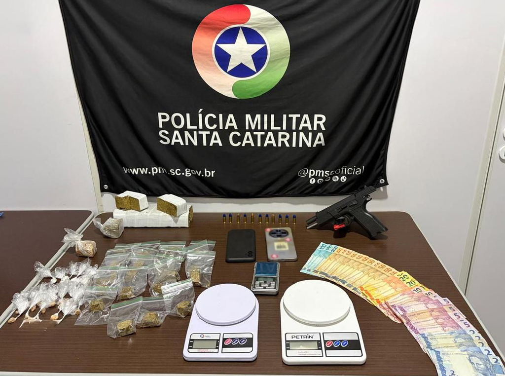 PM atende ocorrência de tráfico de drogas e posse de arma de fogo