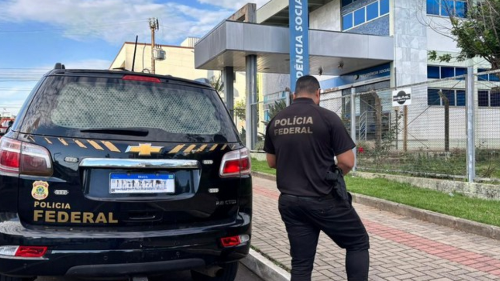 Ex-policial condenado por estupro é preso após mais de 10 anos foragido em SC