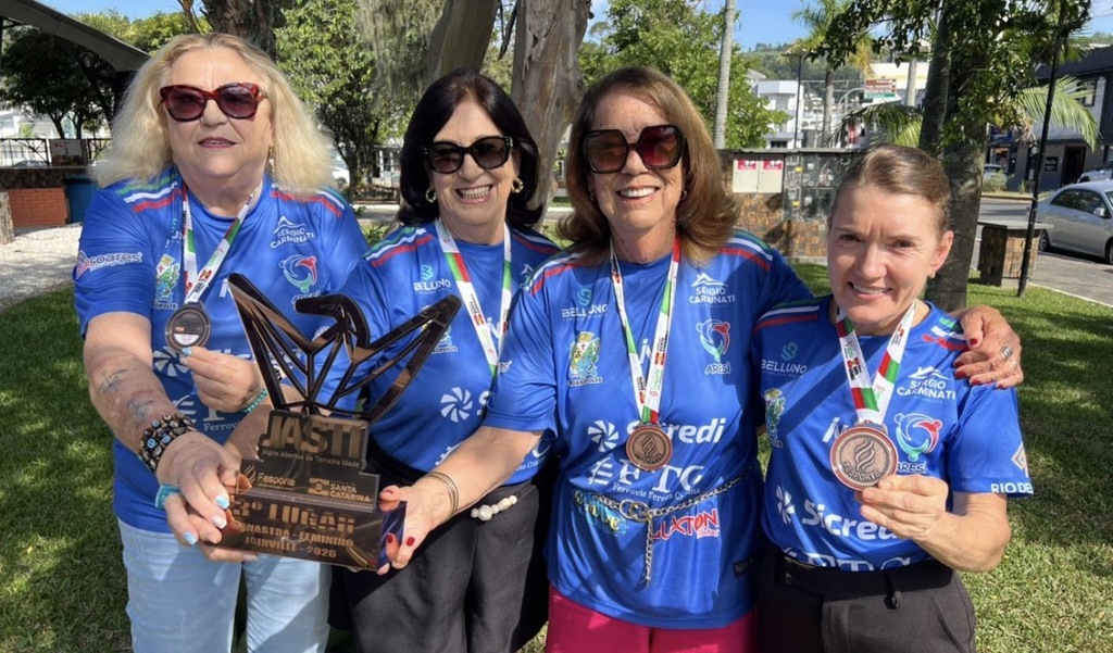 Siderópolis conquista 3º lugar na canastra feminina e no atletismo no estadual do Jasti