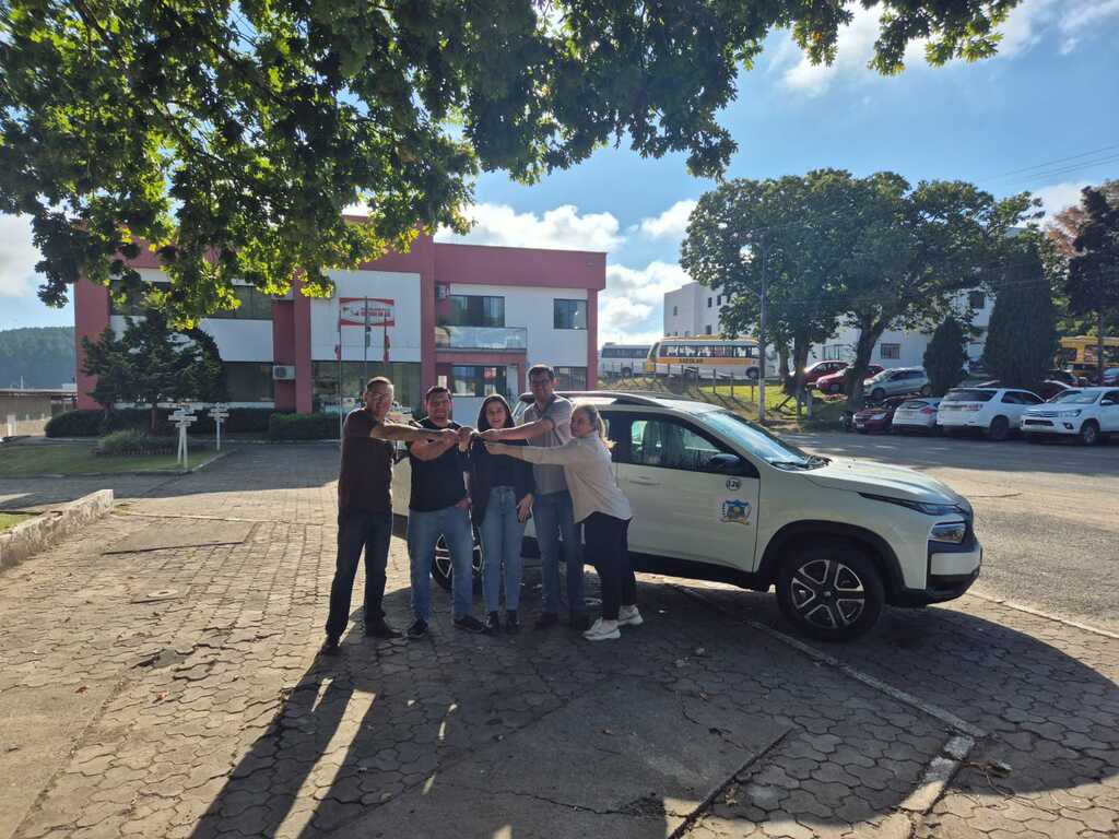 Bocaina do Sul recebe veículo adquirido com emenda parlamentar de R$ 150 mil