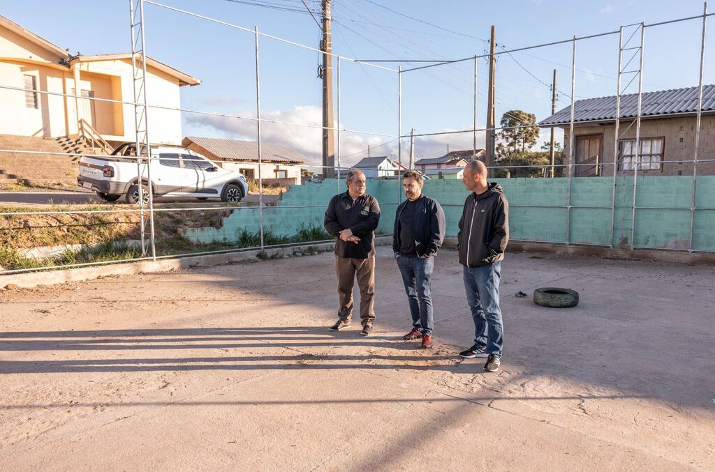 Deputado Marcius Machado anuncia nova licitação para quadra poliesportiva em CEI de São Joaquim