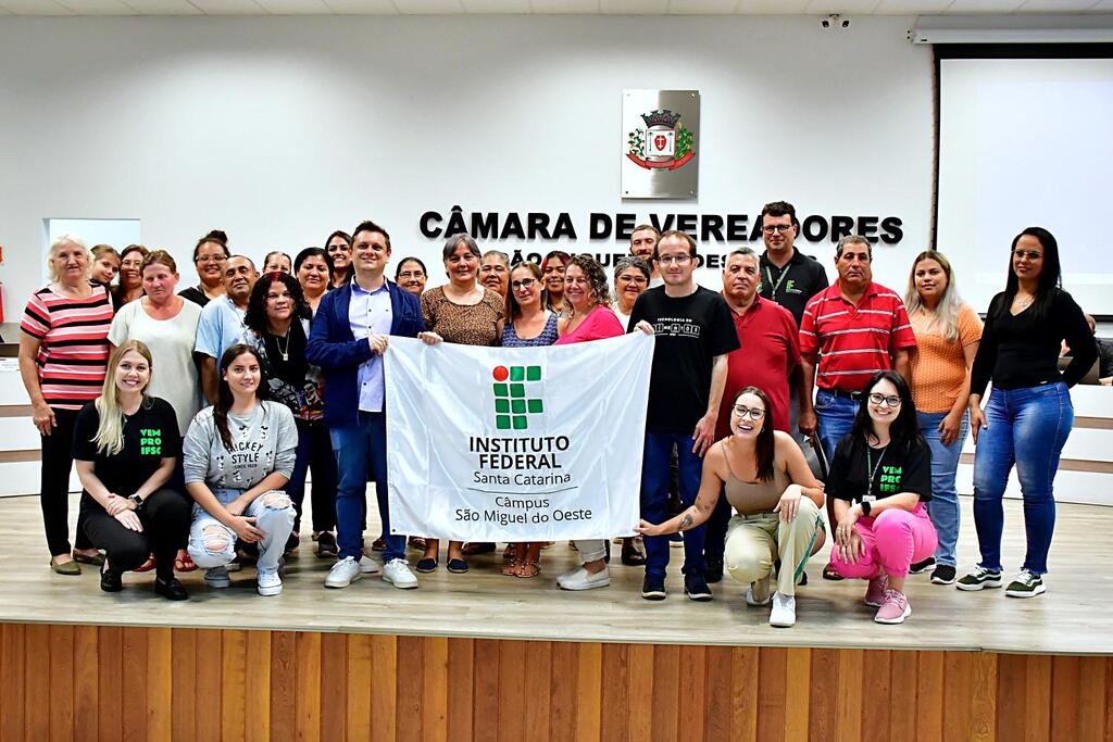 Câmara homenageia os 15 anos do IFSC com moção de aplauso