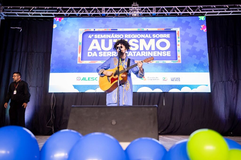 ALESC reúne 5 mil pessoas no maior seminário sobre autismo de SC