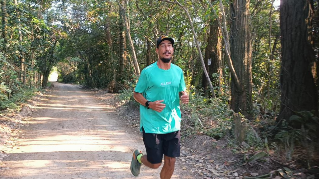 De ex-fumante a corredor de trilha: morador do Rosa transforma a própria vida e encara desafio de 20 km neste sábado