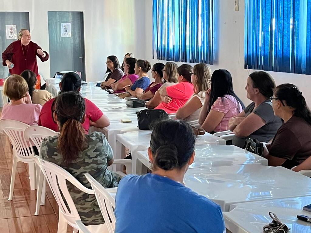 CURSO DE VELAS AROMÁTICAS É INICIADO EM PIRATUBA COM FOCO EM QUALIFICAÇÃO E GERAÇÃO DE RENDA