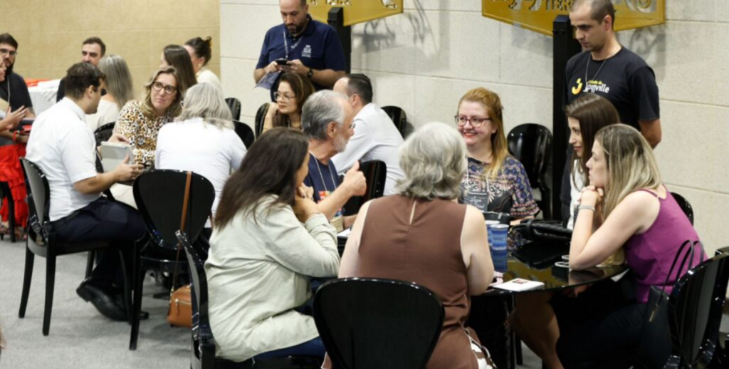 Evento Luzes do Farol aproxima setor empresarial de projetos sociais, esportivos e culturais em Joinville