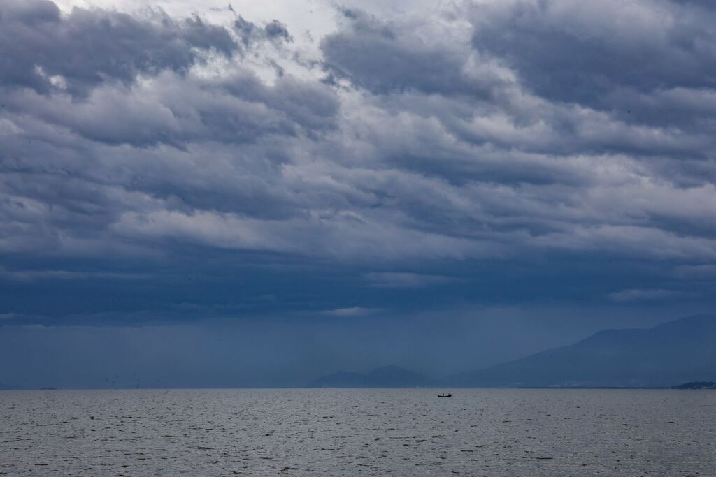 Santa Catarina tem fim de semana de chuva com passagem de duas frentes frias