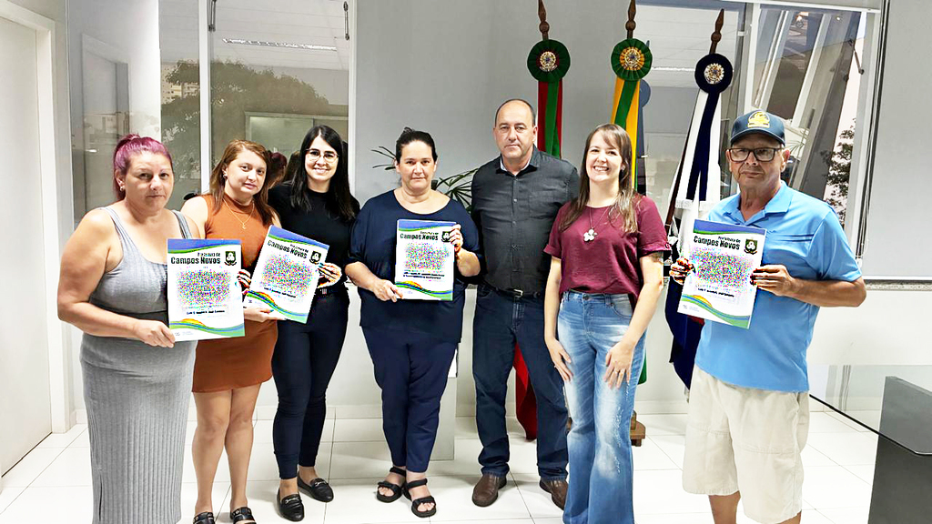 Prefeitura de Campos Novos realiza entrega de matrículas por meio do programa Reurb