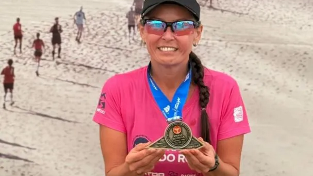 Corredora de Penha conquista pódio em prova Mountain Do na Praia do Rosa