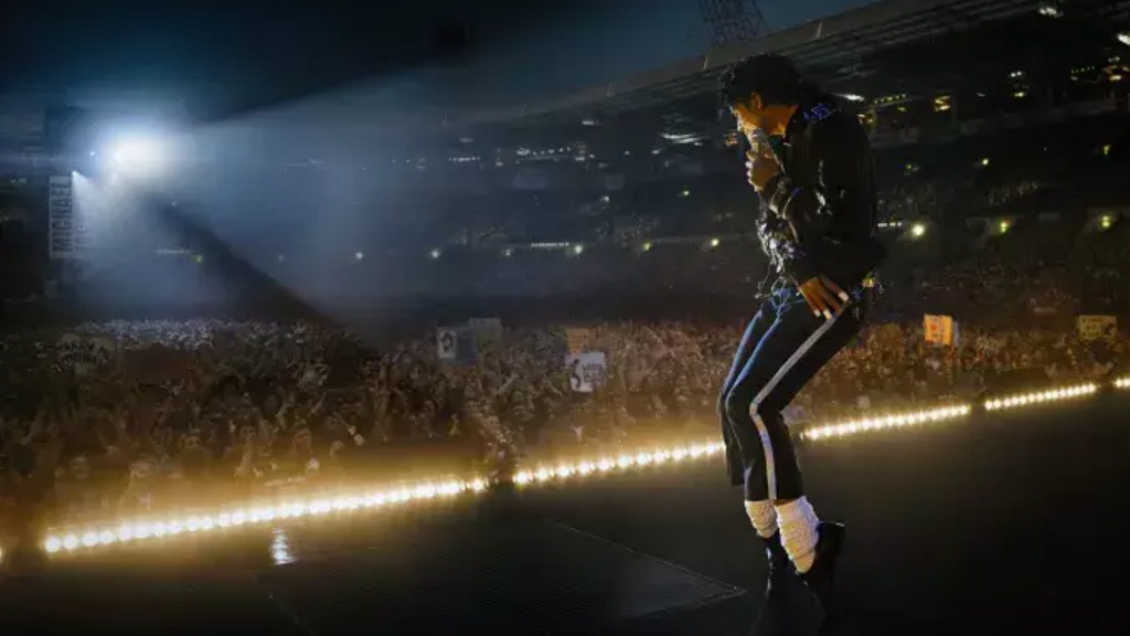 Filme sobre Michael Jackson movimenta cinemas e emociona fãs