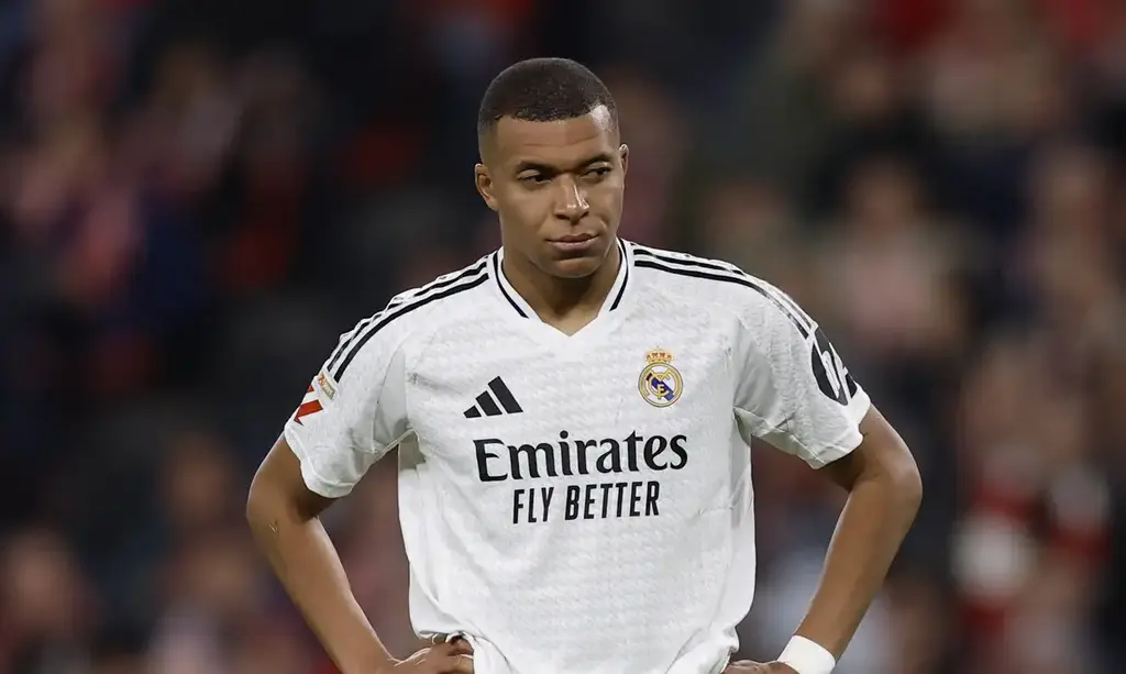 Mbappé sofre lesão na coxa semanas antes da Copa do Mundo