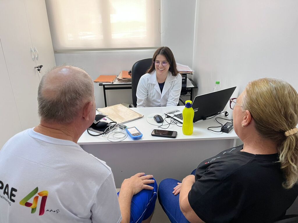 APAE de Pinhalzinho fortalece rede de apoio com novas práticas de saúde e ampliação de equipe