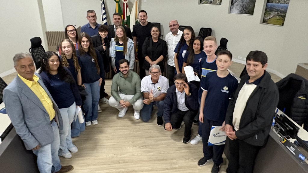 EDUCAÇÃO E CIDADANIA: LEGISLATIVO E EXECUTIVO IMPULSIONAM A CÂMARA JOVEM EM CAPINZAL