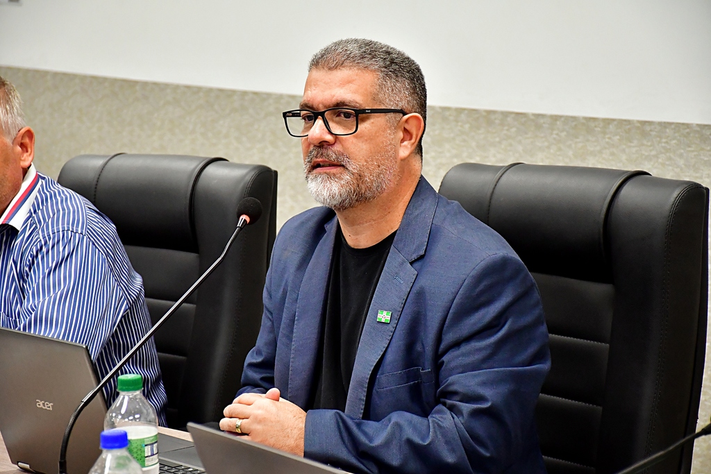 Suplente Paulo Henrique Couto toma posse como vereador