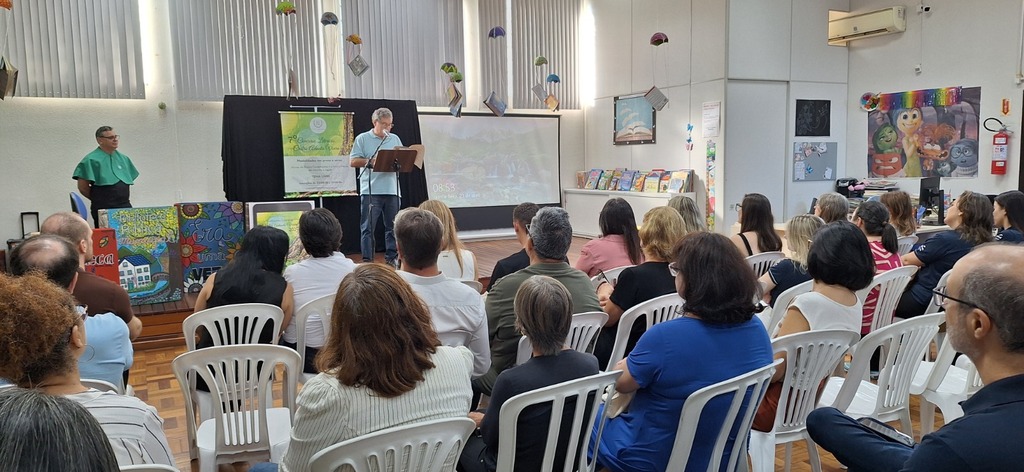 Academia Joinvilense de Letras lança livro digital com jovens autores e abre concurso literário com inscrições até agosto