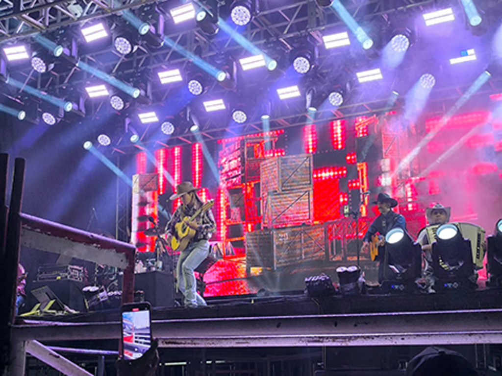 Feira teve boa participação  do público