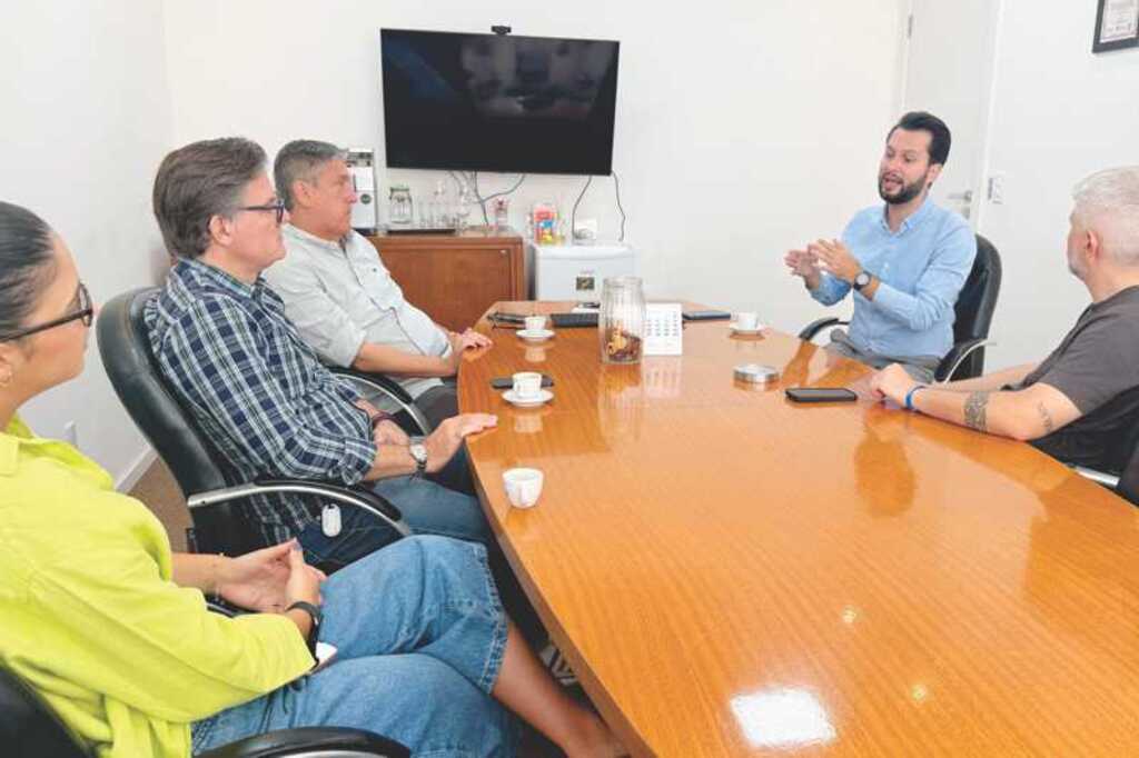 Arão Josino lidera rodada de diálogos em Blumenau para definir metas do Avança SC