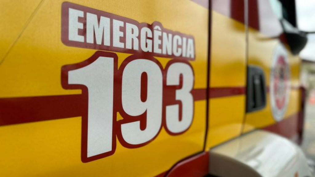 Incêndio em área irregular mobiliza bombeiros e reforça alerta sobre descarte de lixo em Imbituba