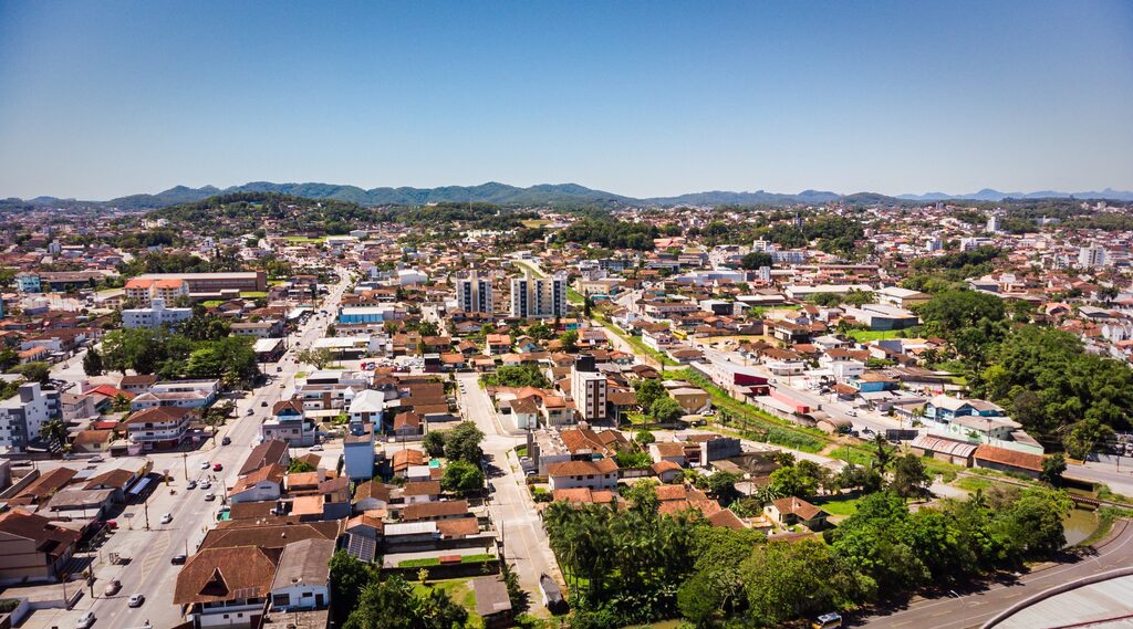 Joinville avança para contratar R$ 212 milhões em investimentos em mobilidade e saúde