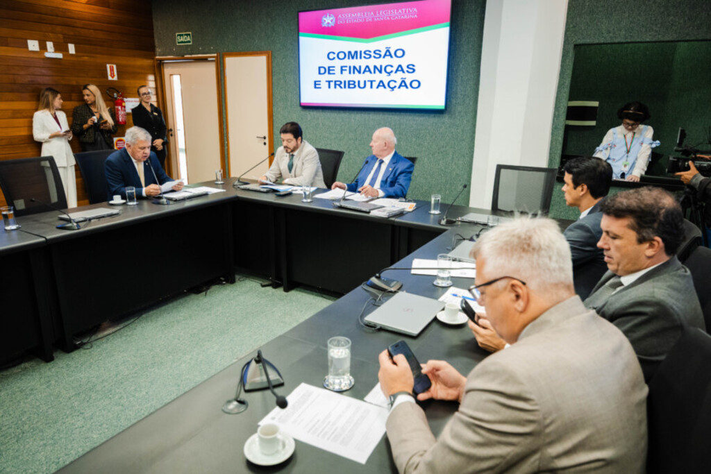 Finanças aprova projeto que visa endurecer as punições para casos de maus-tratos contra animais