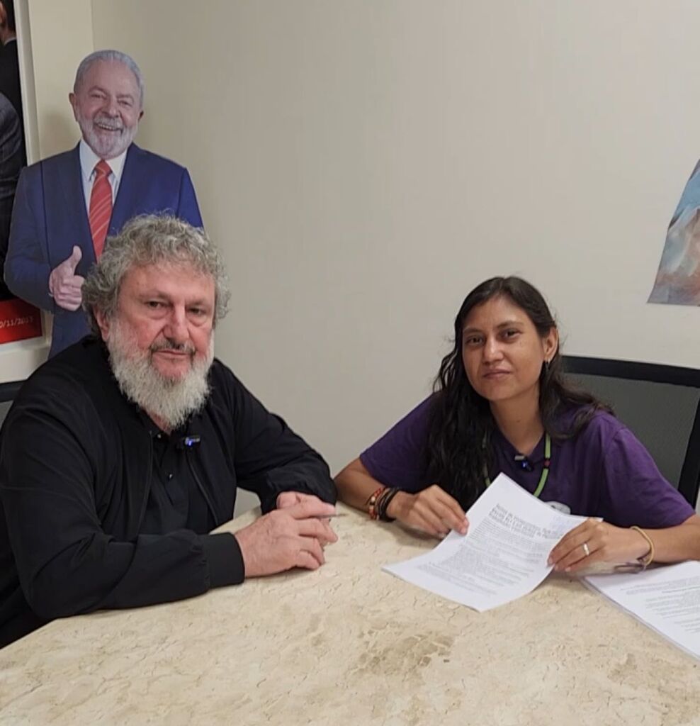 Padre Pedro assina compromisso pelo fim da jornada 6x1 e a dignidade do trabalhador