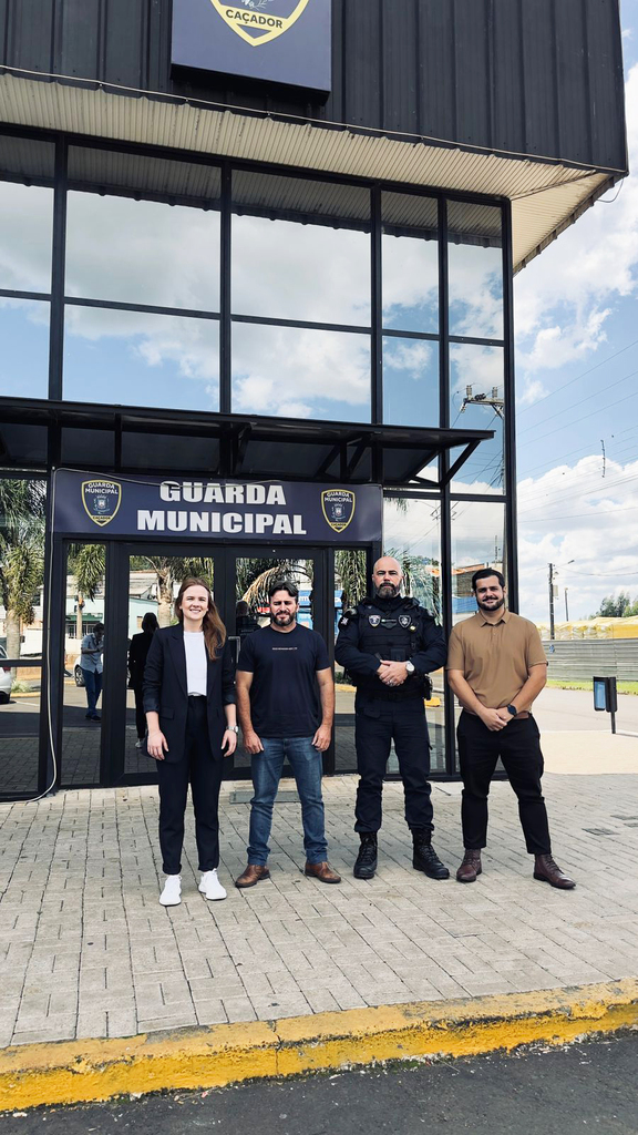 VEREADOR DE CAPINZAL VISITA GUARDA MUNICIPAL DE CAÇADOR PARA AVALIAR MODELO DE SEGURANÇA